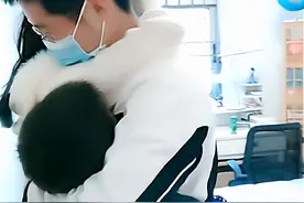 孙悦送弟弟价值698的跑鞋，孙卓直呼“牛逼”，姐姐的反应太搞笑图片