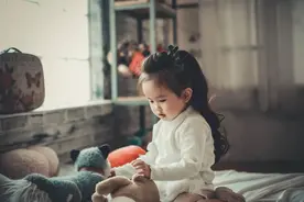 孩子辱骂、暴打父母，最怕父母倾尽所有，却被嫌弃给得太少图片