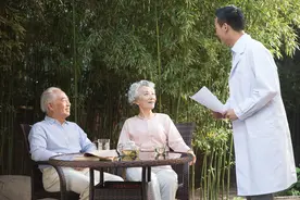 我35岁，守寡两年，在49岁的村长折腾下，我的生活又燃起了希望图片