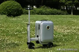 科技不只造就狠活！还可以是助力生活自由的智能行李箱图片