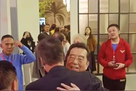 一场老艺术家聚会，让人看透了李双江和杨洪基之间的“鄙视链”图片