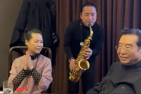 83岁李双江现身聚会，喝茅台酒量惊人，网友透露李冠丰一天后出狱图片