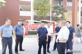 王成久调研新建城项目建设情况图片