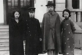 乾隆七世孙至今穿龙袍，手戴“帝王扳指”，号召百官公开祭祖图片