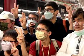 港铁上新国货，将逐渐替换英制列车｜香港一日图片