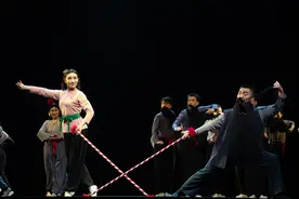 话剧《主角》：回味台柱子背后的酸咸苦辣甜图片
