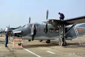 低调的运12又外贸4架？国内最成功的小飞机，差点成为航母预警机图片