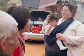 男子带美国妻子回广东，混血女儿引围观：曾因邋遢带娃被举报拐卖图片