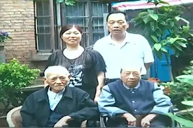 95岁大爷跟漂亮保姆闪婚，为了满足娇妻要求，6次将孙子告上法庭图片