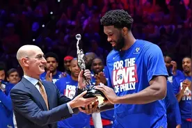 30岁以后拿2次MVP有多难？NBA仅3人达成，詹姆斯无缘，马龙创记录图片