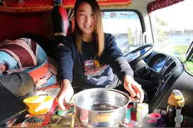 中国千万卡车夫妻的真实生活：24小时待在车上，运的货比命还重要图片