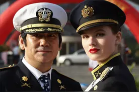 网红50后东北大叔娶90后俄罗斯“洋媳妇”，他们活成了幸福的模样图片
