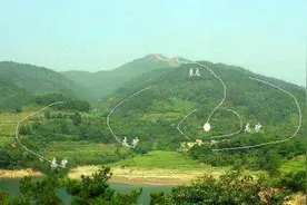 老祖宗忠告：祖坟出人，屋场发家，是什么意思？为什么这么说？图片