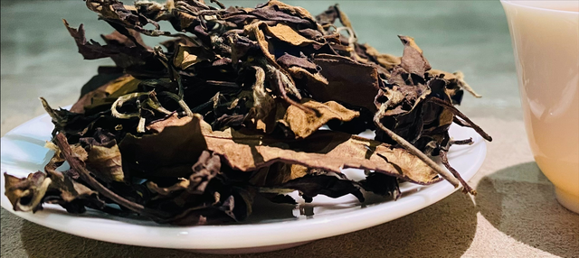 寿眉白茶产量大，人气高，是口粮茶的首选