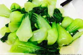 冬天，碰到上海青别手软，一次性囤20斤，焯水放冰箱冻着，真省事图片