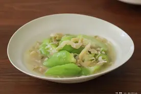 秋败丝瓜胜良药！入秋后多吃丝瓜，分享6种做法，润秋燥，清肺火图片