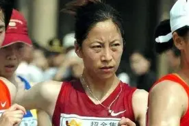 王丽萍：奥运夺冠后无国旗披身，教练组提前离去，高光时刻的遗憾图片