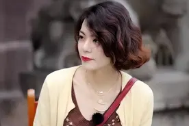从万人追捧到跌落神坛，名利双失的“复旦女神”陈果，是活该吗?图片