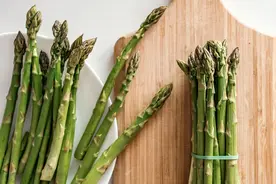 芦笋的健康益处、如何选择和储存图片