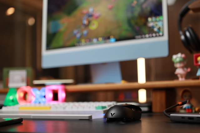 镂空合金超跑？雷柏4K VT960 Pro无线4K 游戏鼠标评测