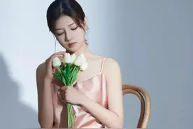 我只偷看了你一眼，不料你却一直在看我图片