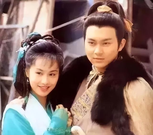 美女港星朱茵：住深山，一辆破车开26年，为何还要执意嫁给黄贯中