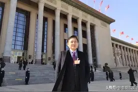 熊水龙委员建议，调整双休日隔周三休，鼓励消费拉动经济增长图片