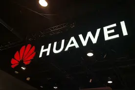 搭载鸿蒙3.1，华为P60工程机曝光外观长这样，与渲染图有很大区别图片
