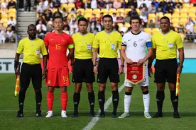 国足送大礼：乌龙进死角！新西兰打破361天进球荒图片