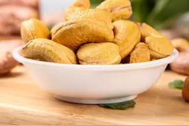 腰果如何挑选，储存及它的营养价值和禁忌，您了解么？来，看这里图片