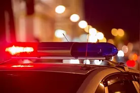 “辅警违法追捕”因证照不符被辅警追辑落水身亡，家属起诉，要求警方赔偿图片