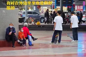 “当牛做马”，在儿女家没有自尊的生活，去留两难的父母何其多图片