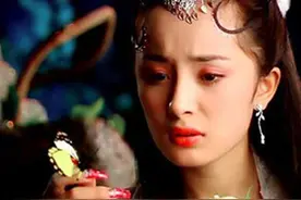 同是引蝴蝶，唐嫣口红抢镜，孙俪“争宠”太刻意，两版香妃反差大图片