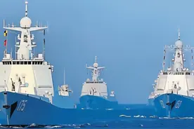 2艘航母，4艘055万吨大驱，6艘万吨两栖舰，海军最强舰队浮出水面图片