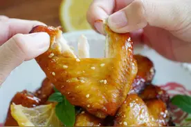 家里有空气炸锅的别闲着，买点鸡翅丢进去，香嫩可口，回回吃不够图片