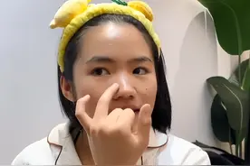 崔晋单手抱李勒优，直言若不是她的出现，不知道自己多混蛋图片