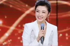 主持人周涛：与前夫离婚后，再嫁大8岁富豪，54岁活成冻龄女神图片