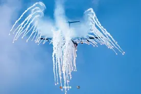 解放军序列中，三架乌克兰大飞机，已经改行，国产20系自由很重要图片