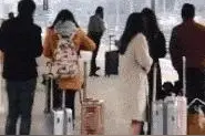 “这就是洗脚城里男技师和女技师的区别...亮点在评论区！”图片
