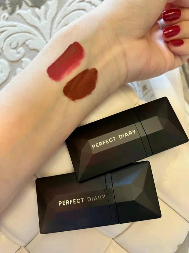 国货彩妆花西子、完美日记为啥这么火？看完你也会想拥有一款