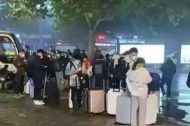 同样都是大学，同样都是因为疫情提前放假，为何口碑差距如此之大图片