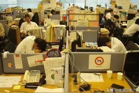 日本“社畜”们的悲惨生活，每天只睡2小时，连续加班24小时图片