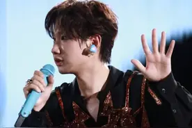 笑不活了，汪苏泷演唱会全是自己的梗，我却笑死在网友评论区里图片