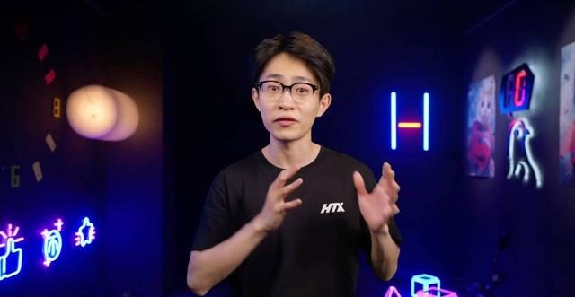 何同学海外狂赚千万？删光广告反封神！网友：这波太秀了！