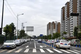 网友：不是说“10分钟违停驶离免罚”吗，为啥还是被罚了？成都交警释疑图片