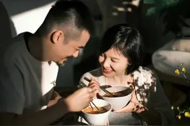 37岁过气女星结婚没上热搜，小房子曝光后却引热议：洁癖又矫情图片