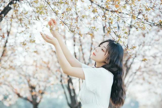 故事：被外派到四川两个月，和隔壁离异女房东，发生了一段孽缘
