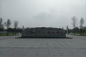 药王庙三皇殿三皇跟百度出来的不一样，怎么回事？图片