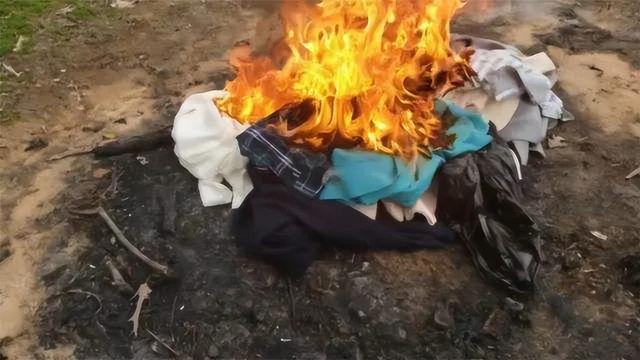 老人去世后,要将其随身物品给烧毁,但这几样东西,一般都不会烧