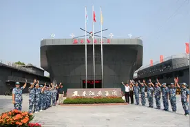 资兴东江鱼"航母"盛装启航图片